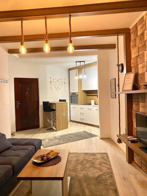 Nessi Apartment Πρίστινα Εξωτερικό φωτογραφία